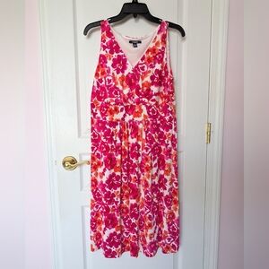 Beautiful floral dress size large magentas and oranges